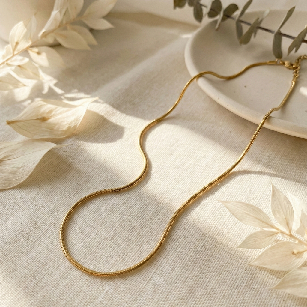 Fine Line Necklace