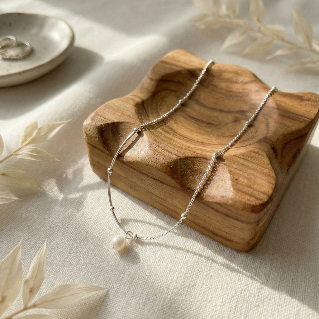 Vida Pearl Necklace